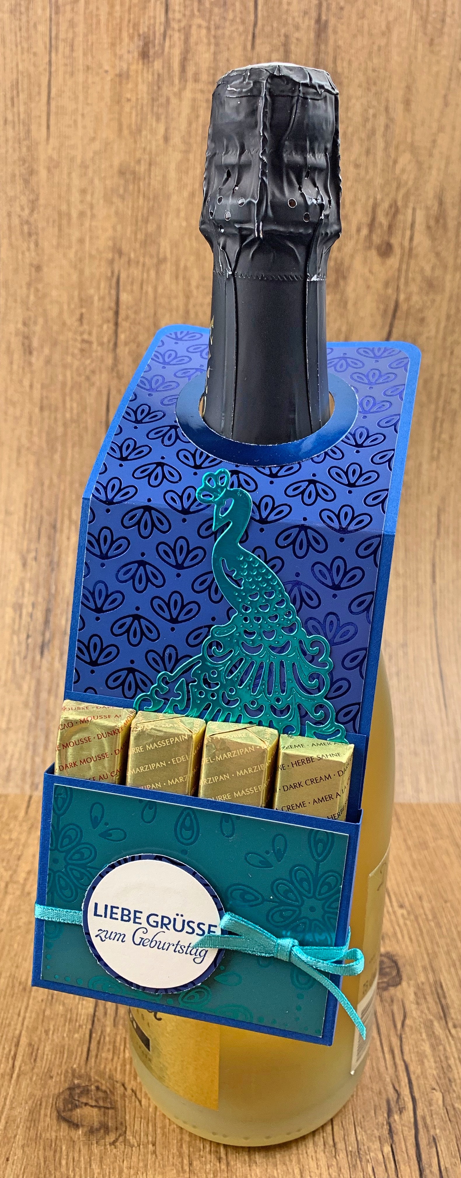 Pfauenpracht Flaschenanhanger 2.jpg